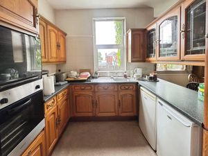 Kitchen- click for photo gallery